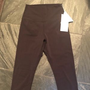 BuffBunny Live Capri Leggings (ship same day)